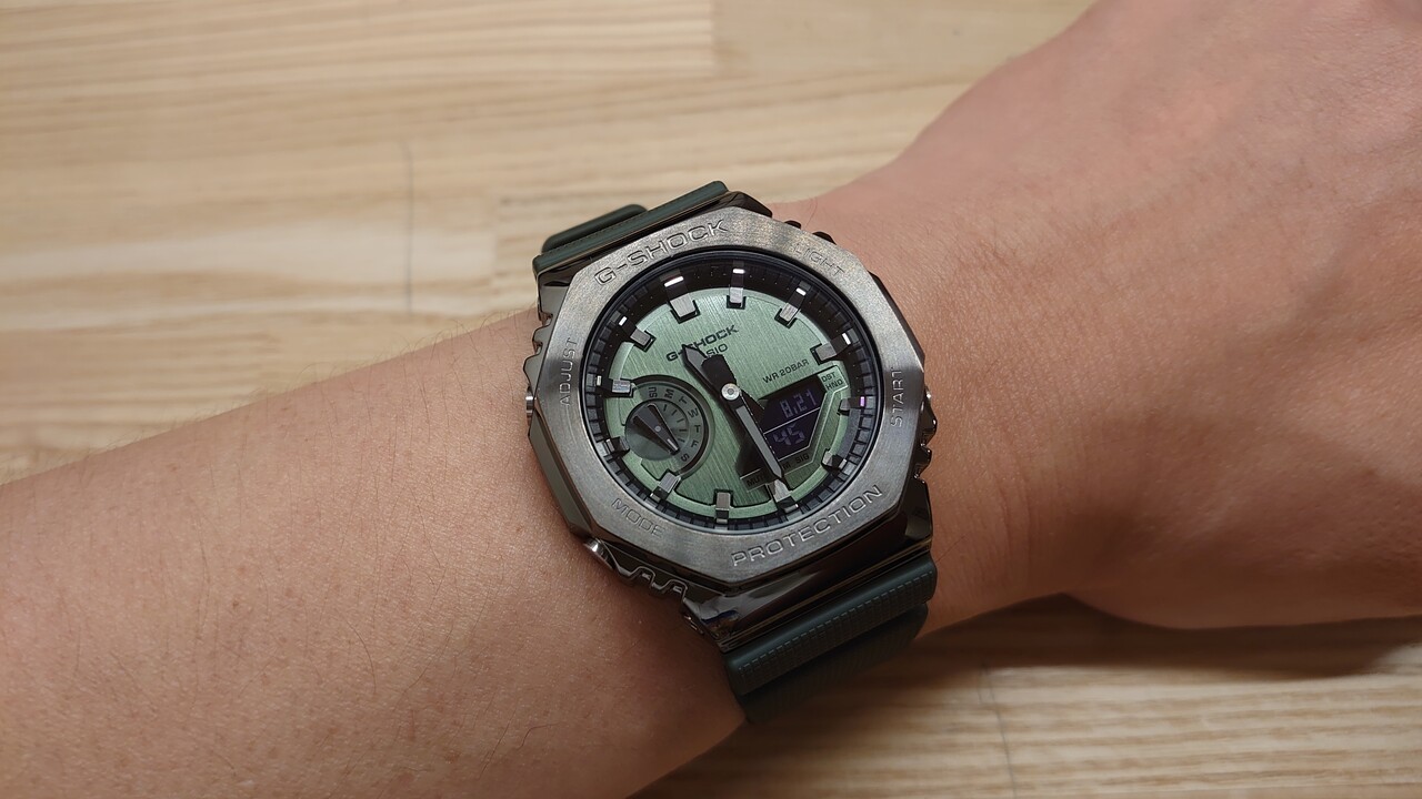 G-SHOCK GM-2100B 腕時計