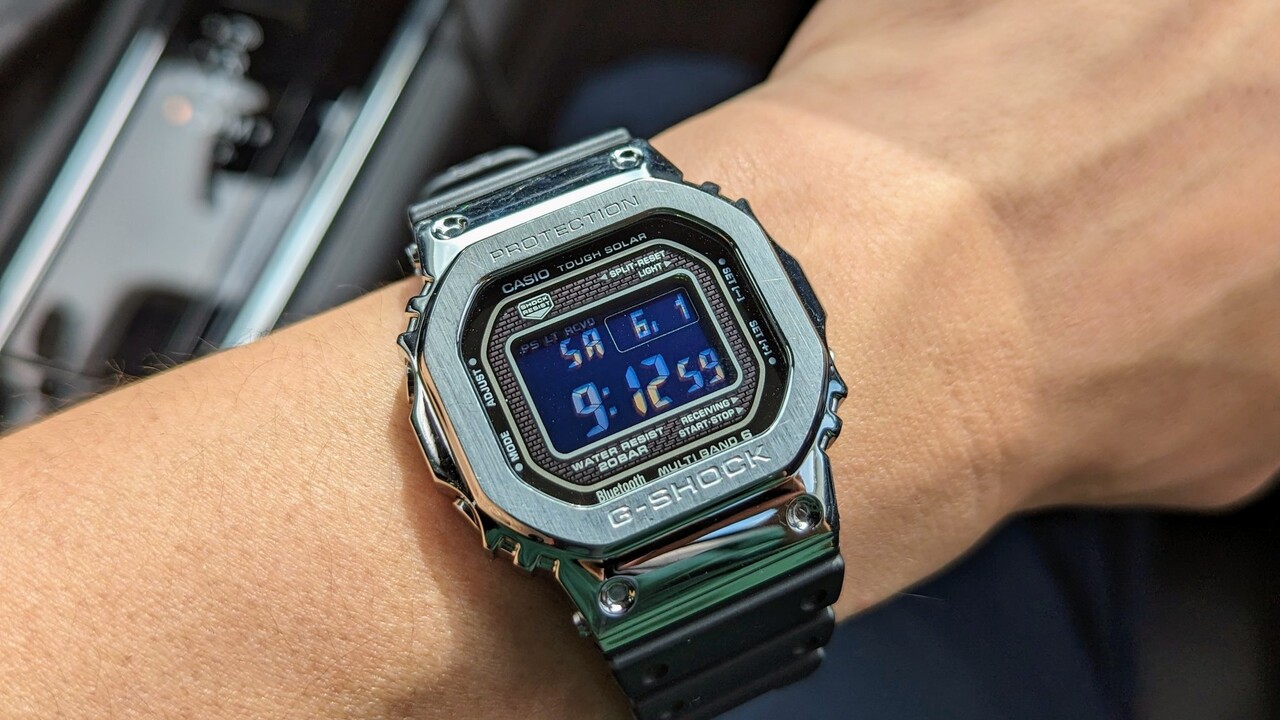 G-SHOCK GMW-B5000D-1JF 極美品 ソーラー電池新品交換済み G-SHOCK （豪華おまけ有） Gショック フルメタル シルバー 電波