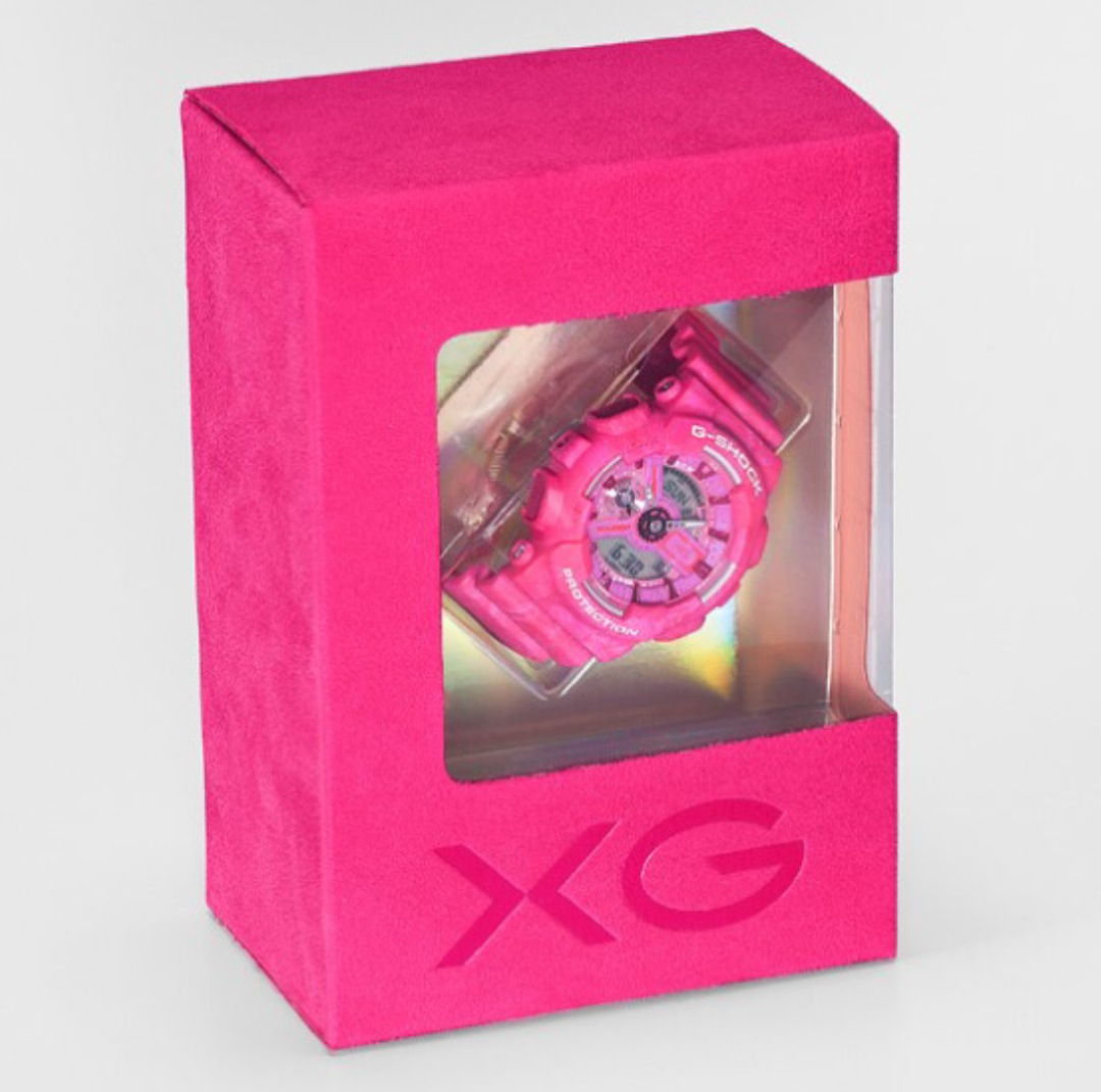 XG × G-SHOCK”が正式発表！クールなブラックのスクエア5600と