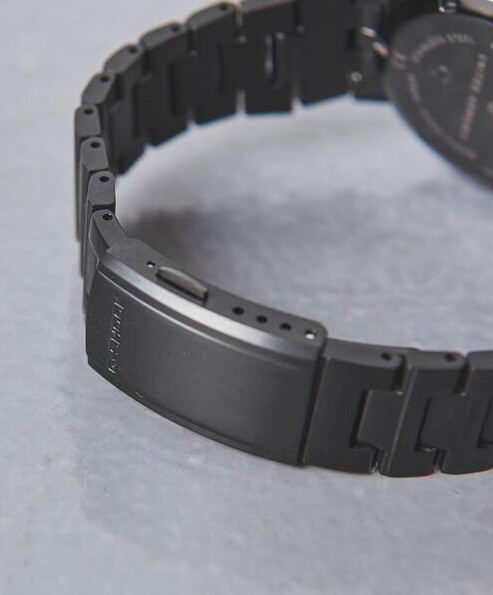 ダークグレーのフルメタルAWM-500が渋い!UNITED ARROWS【別注 ダークグレーのフルメタルAWM-500が渋い!UNITED ARROWS【別注