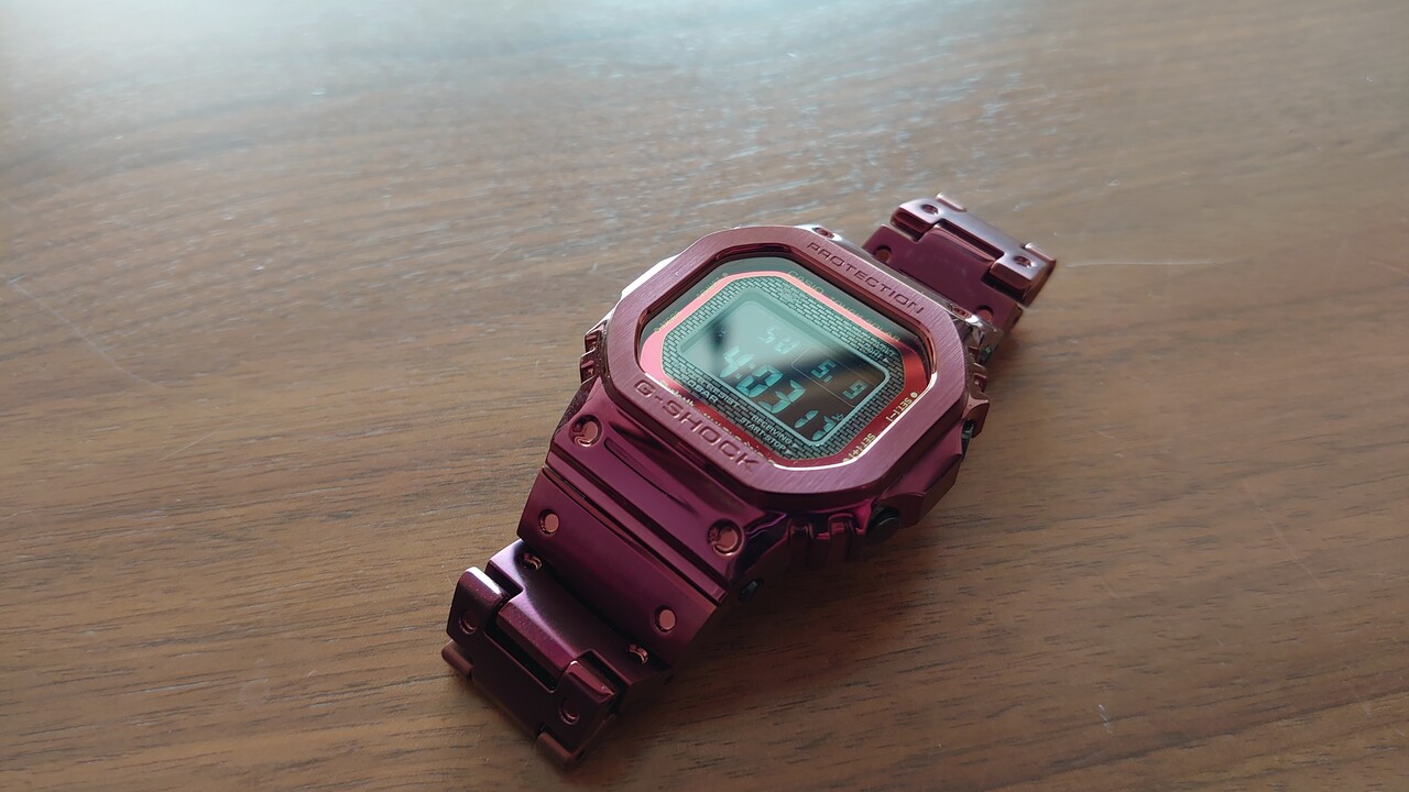 比較レビュー「GMW-B5000-1 × GMW-B5000RD-4」後半 スポーティか