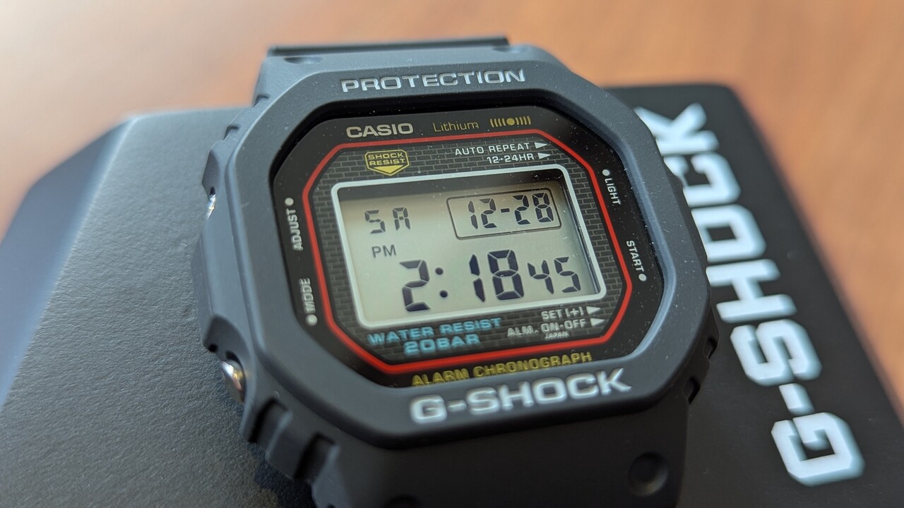 DW-5000R 時計史に名を刻む名作、初代G-SHOCKを復刻。オリジナル