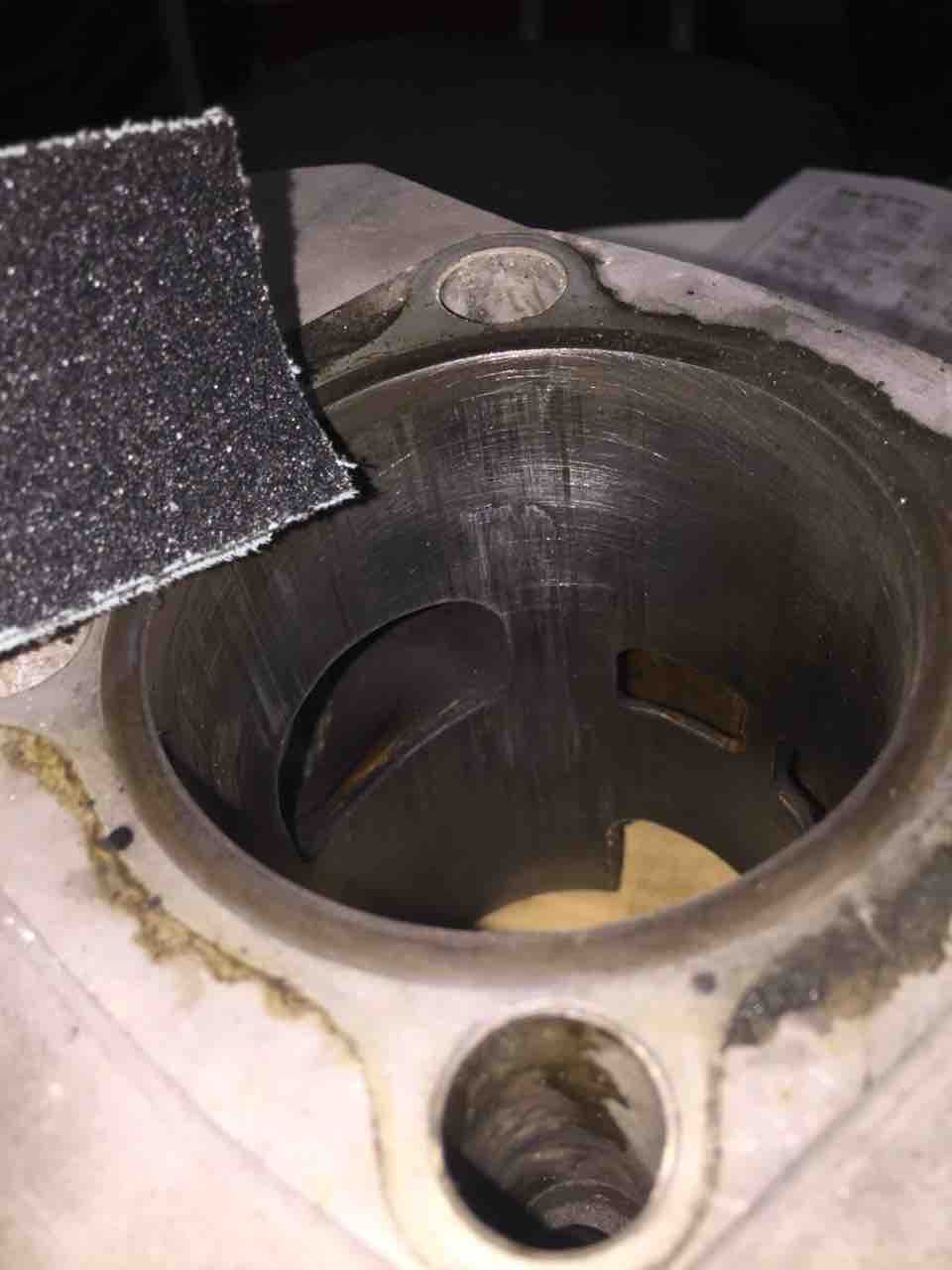 カワサキ 750 マッハ H2 ピストンとシリンダーを手磨き Gs750レストア生活