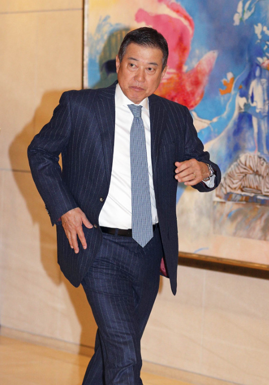 巨人_01