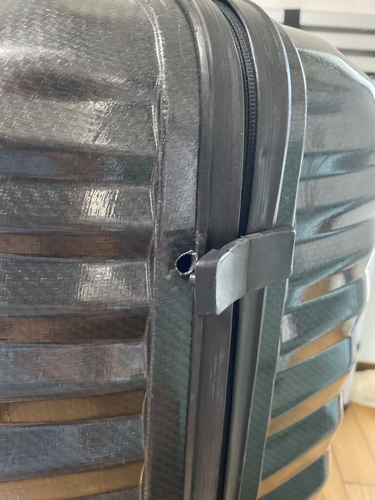 サムソナイト コスモライト スーツケースが壊れた つるつる宮古島