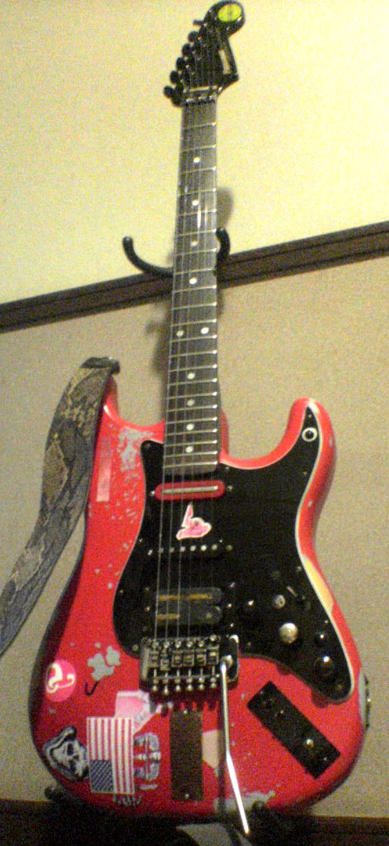 ブラットギルス（brad gillis）カスタムギター シャア専用 <ブラッド・ギルス モデルを作る#40> : 録音屋のひとりごと