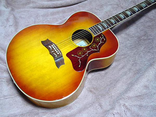 アコースティックギター …j-200タイプ。Morales モラレス J-200モデル （Morales J-200） : ギター・ラボ （国産ギター