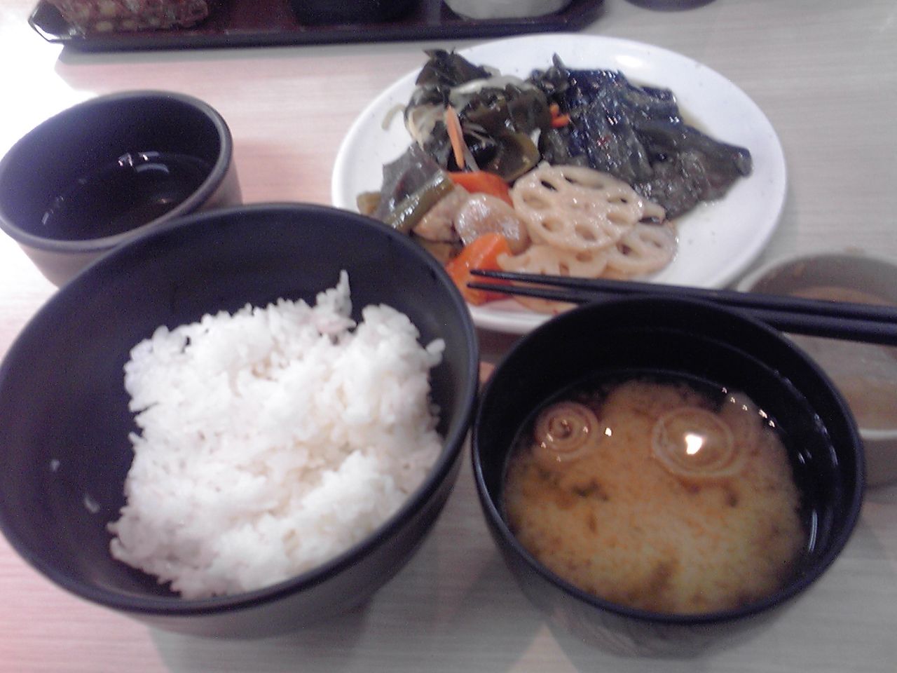 金のつるさんのとんかつ定食とんかつ待ち状態