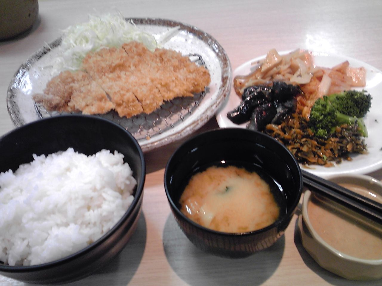 金のつる とんかつ定食