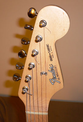 のだめ　デュオソニック Fender Duo-Sonic（デュオソニック） | ギタコン − ギター辞典