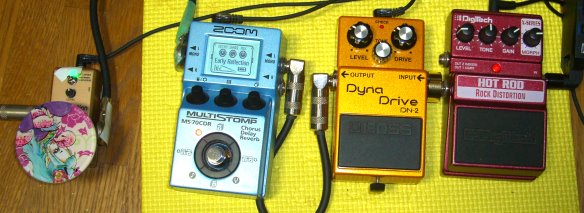 少し昔のJ-popの黄金コード進行をバックに延々とギターを弾くやつ : 約 