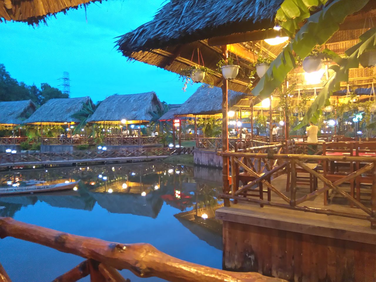 またも巨大釣り堀レストラン ホーチミンの駐在生活