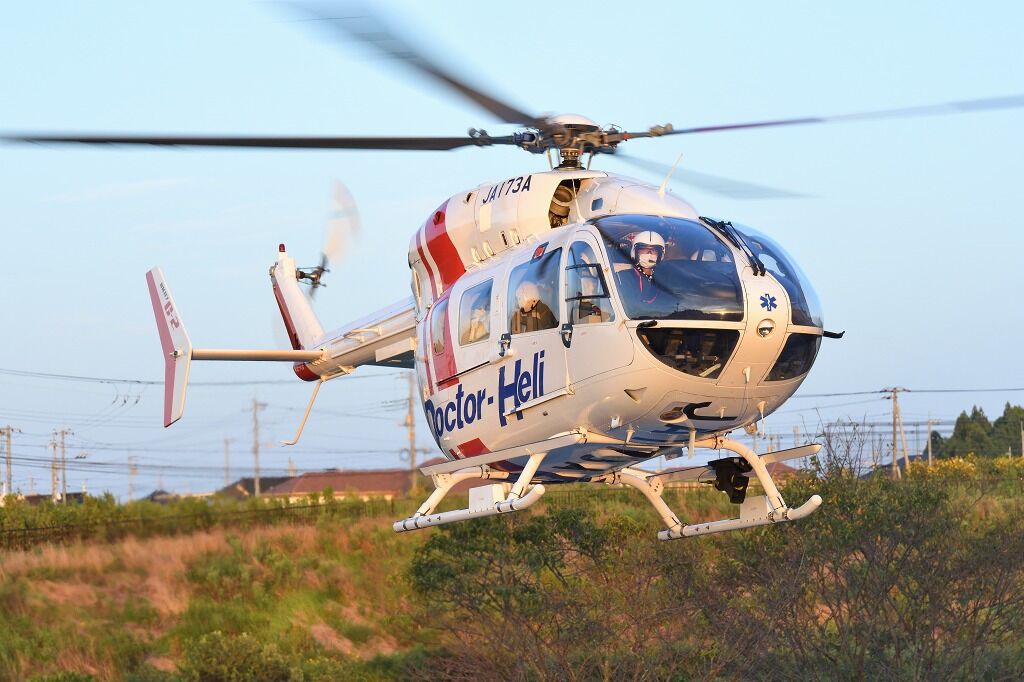茨城県ドクターヘリ ひこうき雲