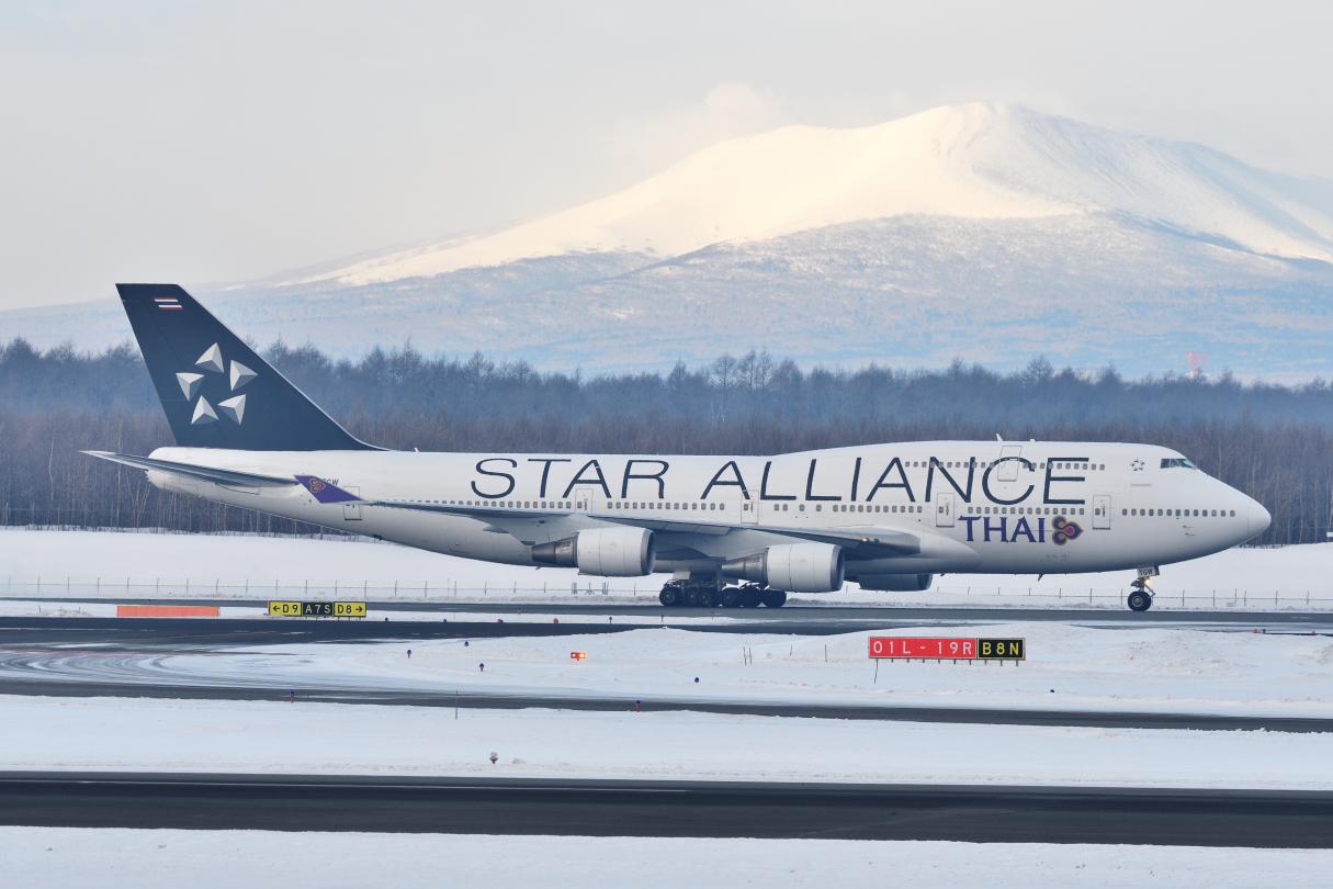 タイ航空の ジャンボ ひこうき雲