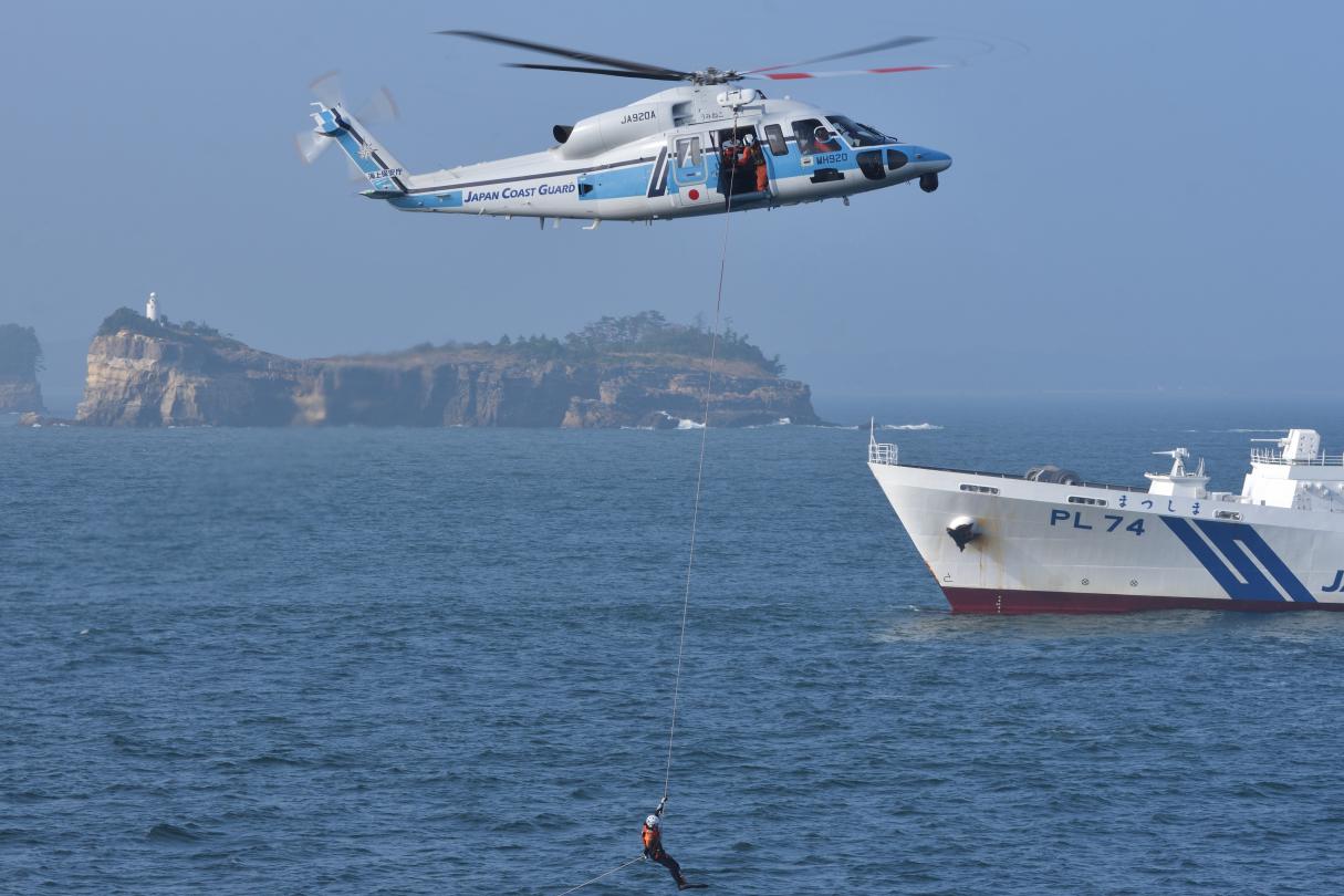 海上保安庁のs 76d ひこうき雲