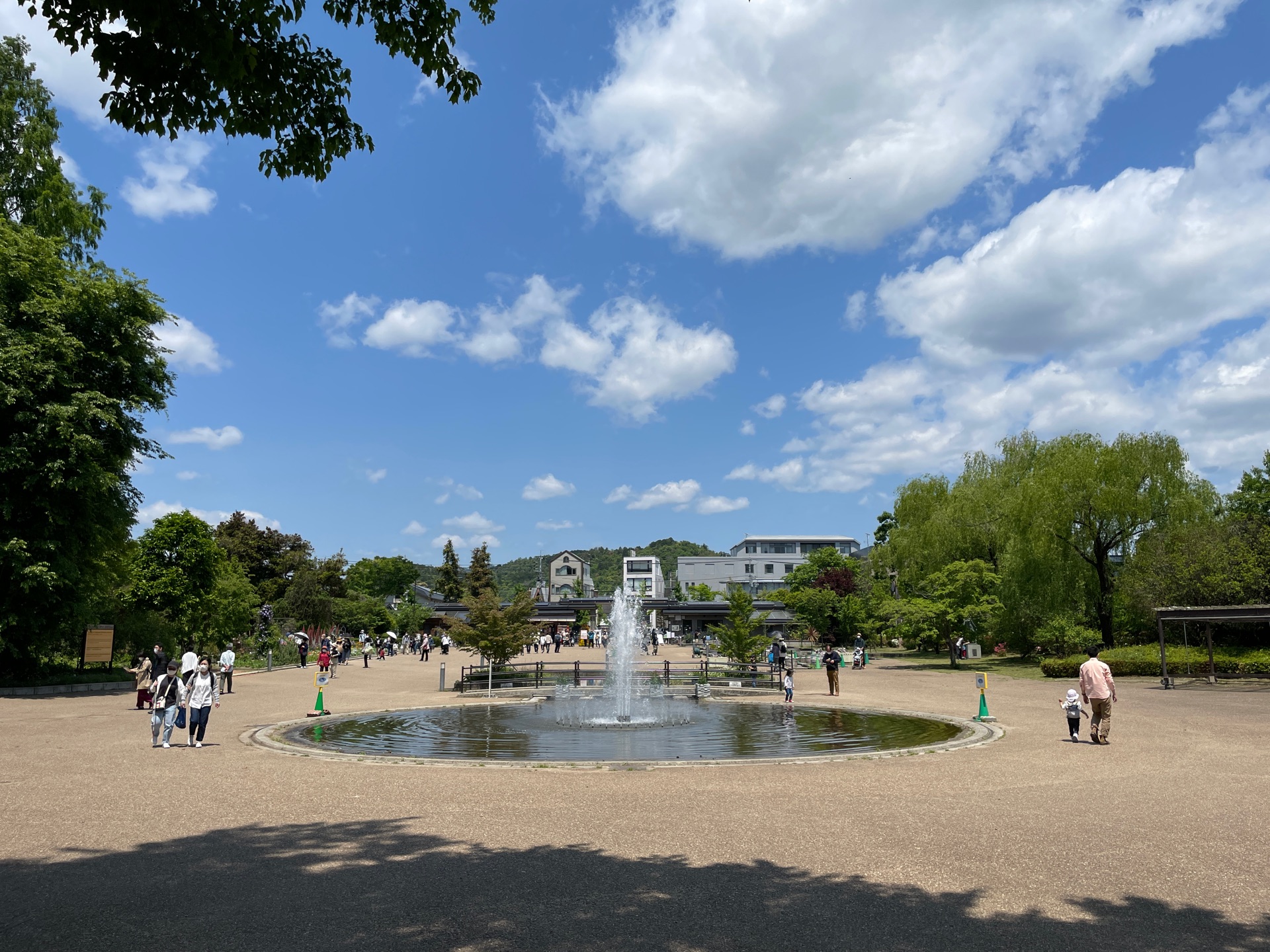 京都22年4 5月 その5 連休中賑わう新緑の京都府立植物園 Tokyo Live 京都22年4 5月 その5 連休中賑わう新緑の京都府立植物園 Tokyo Live