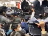 動画 ユニクロ名古屋店が修羅場 ほとんど暴動のような光景に衝撃走る 動画 ユニクロ名古屋店が修羅場 ほとんど暴動のような光景に衝撃走る