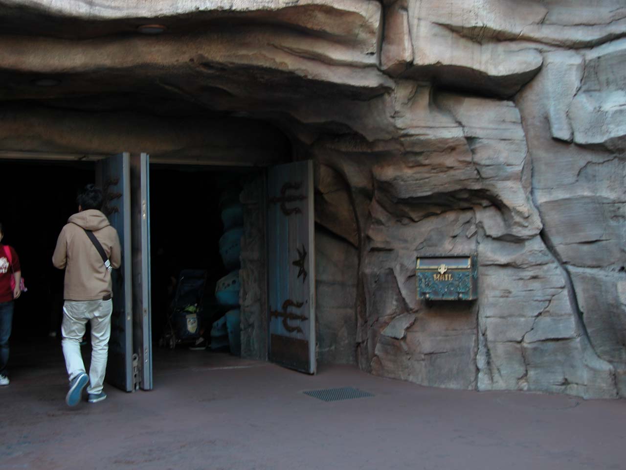 ポスト ガンチのディズニーシー男１人日記