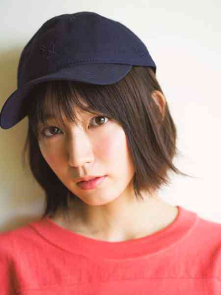 吉岡里帆の代表作は「どん兵衛」CMと水着グラビア?誹謗中傷が止まらず炎上も
