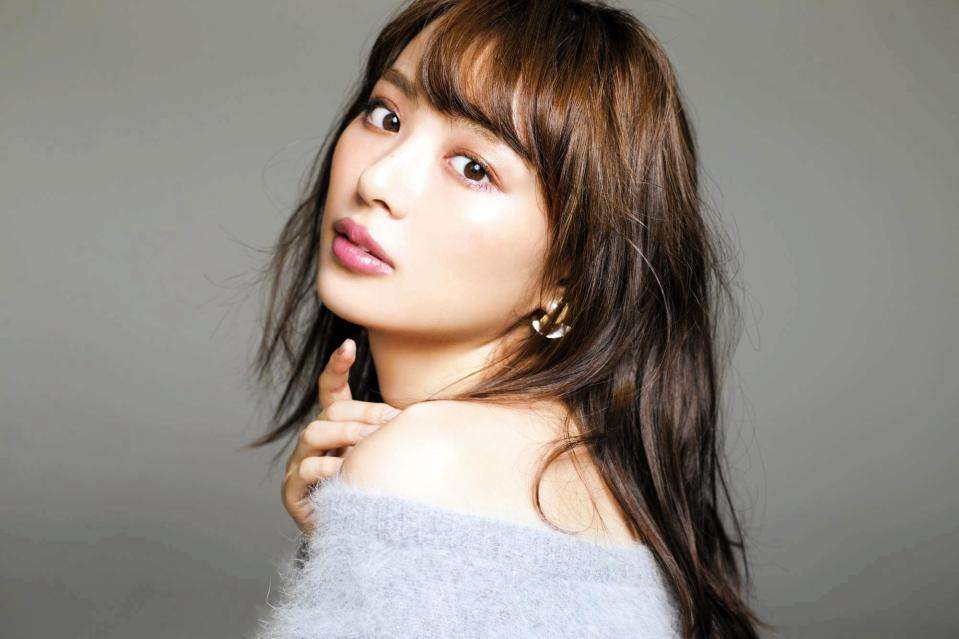 内田理央　20代最後のグラビアは「脱ぎすぎ注意」「盛れました」5年ぶり写真集