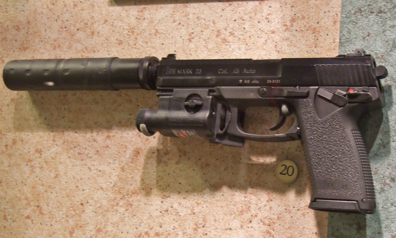 サイレンサー付けた銃の格好良さは異常 軍事ちゃんねる
