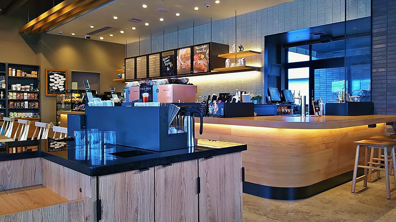 新店 国道19号沿いの春日井の新しいスタバで二つのコールドブリュー スターバックスコーヒー春日井東野店 シージャの食べ歩きブログ