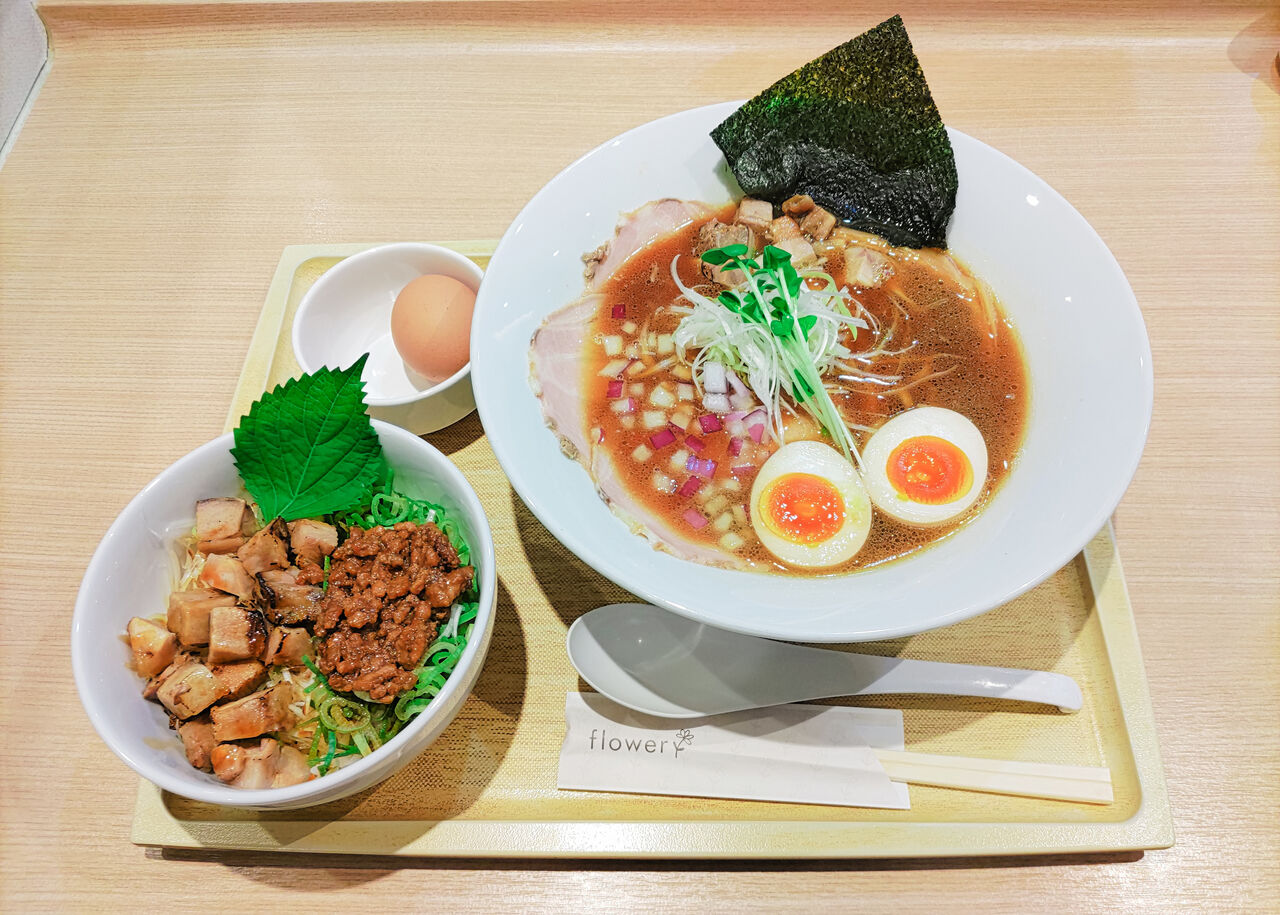 メニューもより充実！守山区幸心にある人気のラーメンでいただく煮だし