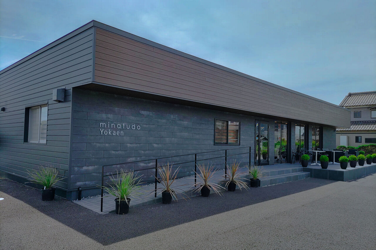 新店 一宮開明にフラワーショップと融合させた新しいスタイルの癒しカフェが誕生 ボタニカルカフェ Minatudo シージャの食べ歩きブログ 東海ツゥレポ