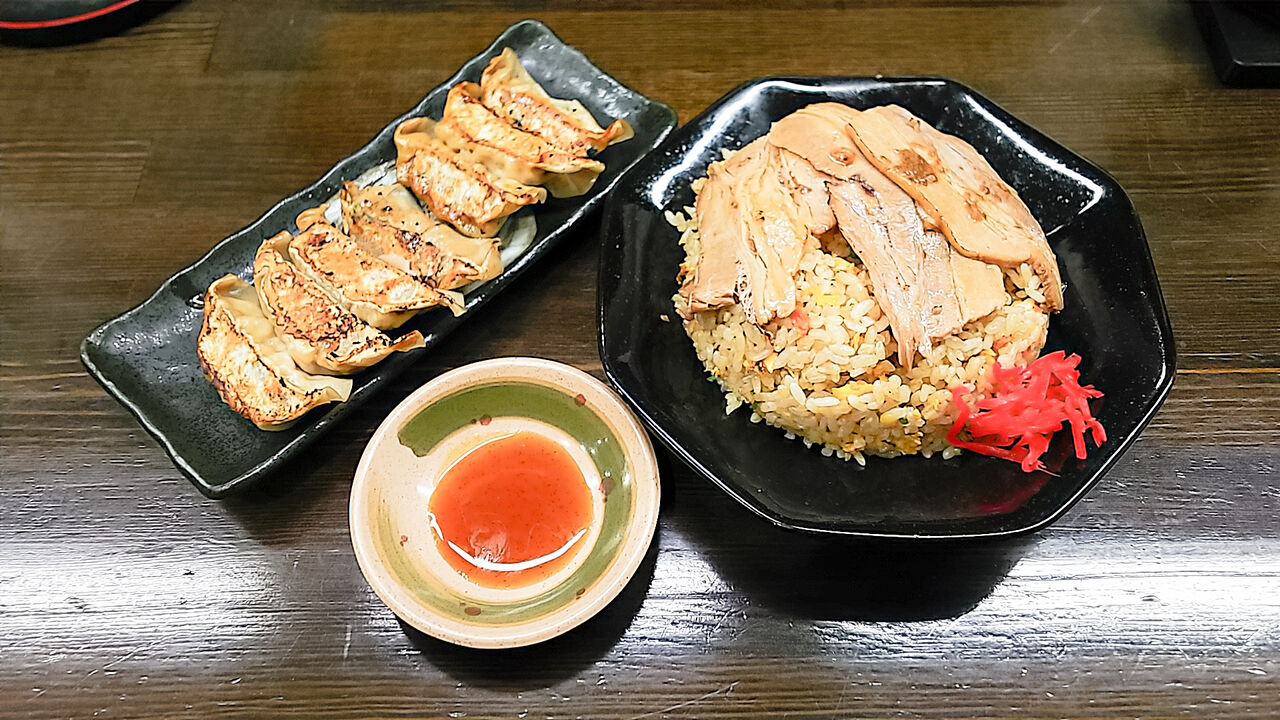 閉店 高蔵寺の下町の空が餃子専門店に生まれ変わりました いきつけ餃子 ななこや シージャの食べ歩きブログ