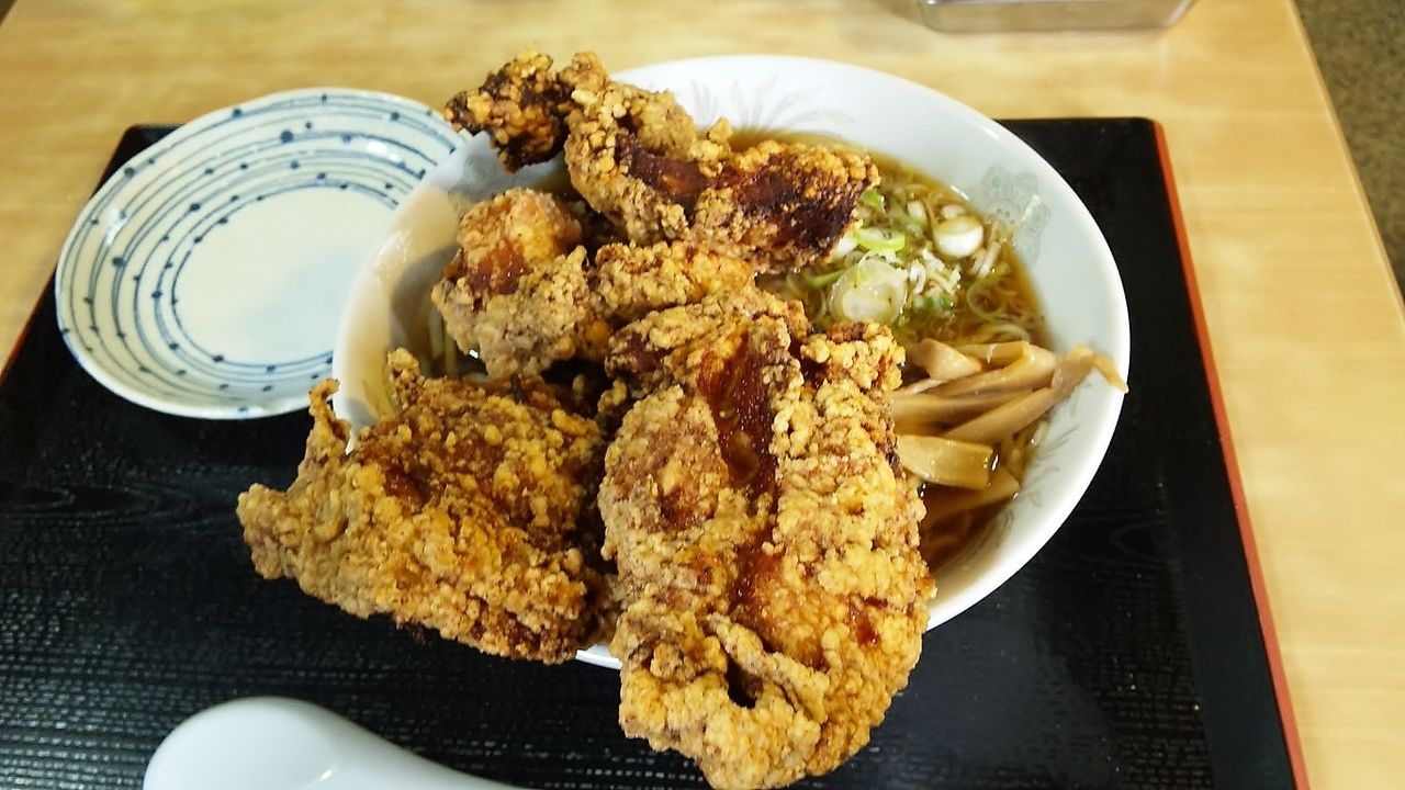 噂の唐揚げラーメンはとにかく凄いです 豚福 シージャの食べ歩きブログ