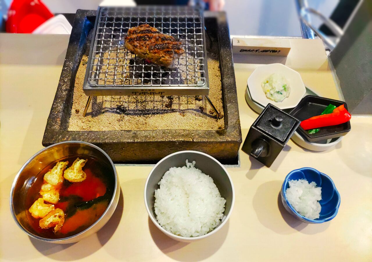 新店 お肉にこだわる炭焼ハンバーグのお店が一社駅近くにオープン 炭火焼きワンダーバーグ 一社店 シージャの食べ歩きブログ 東海ツゥレポ