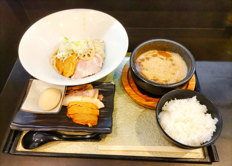 春日井発祥！濃厚豚骨つけ麺で有名なつけ麺専門店/麺者すぐれ