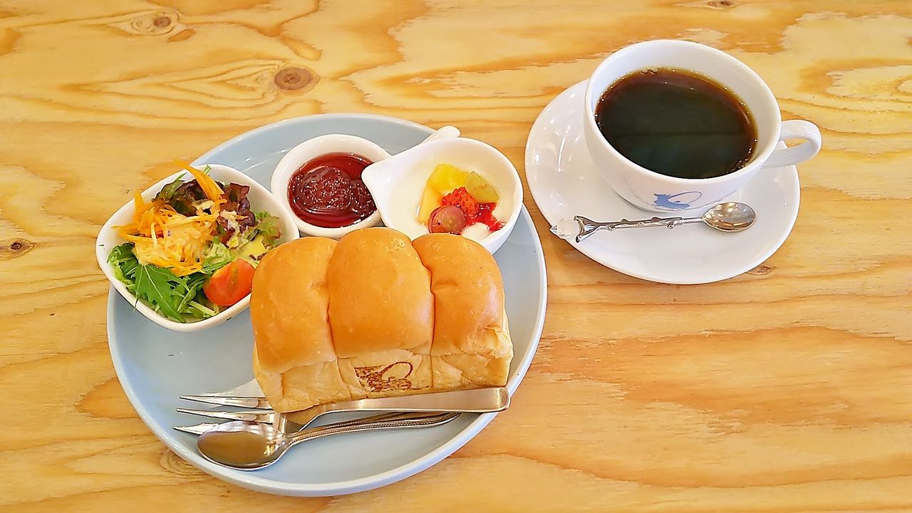 新店 尼ケ坂に今春オープンしたパフェが人気のあのデザートカフェでモーニング Cafe De Lyon Palette シージャの食べ歩きブログ 東海まち巡りグルメ ツゥレポ