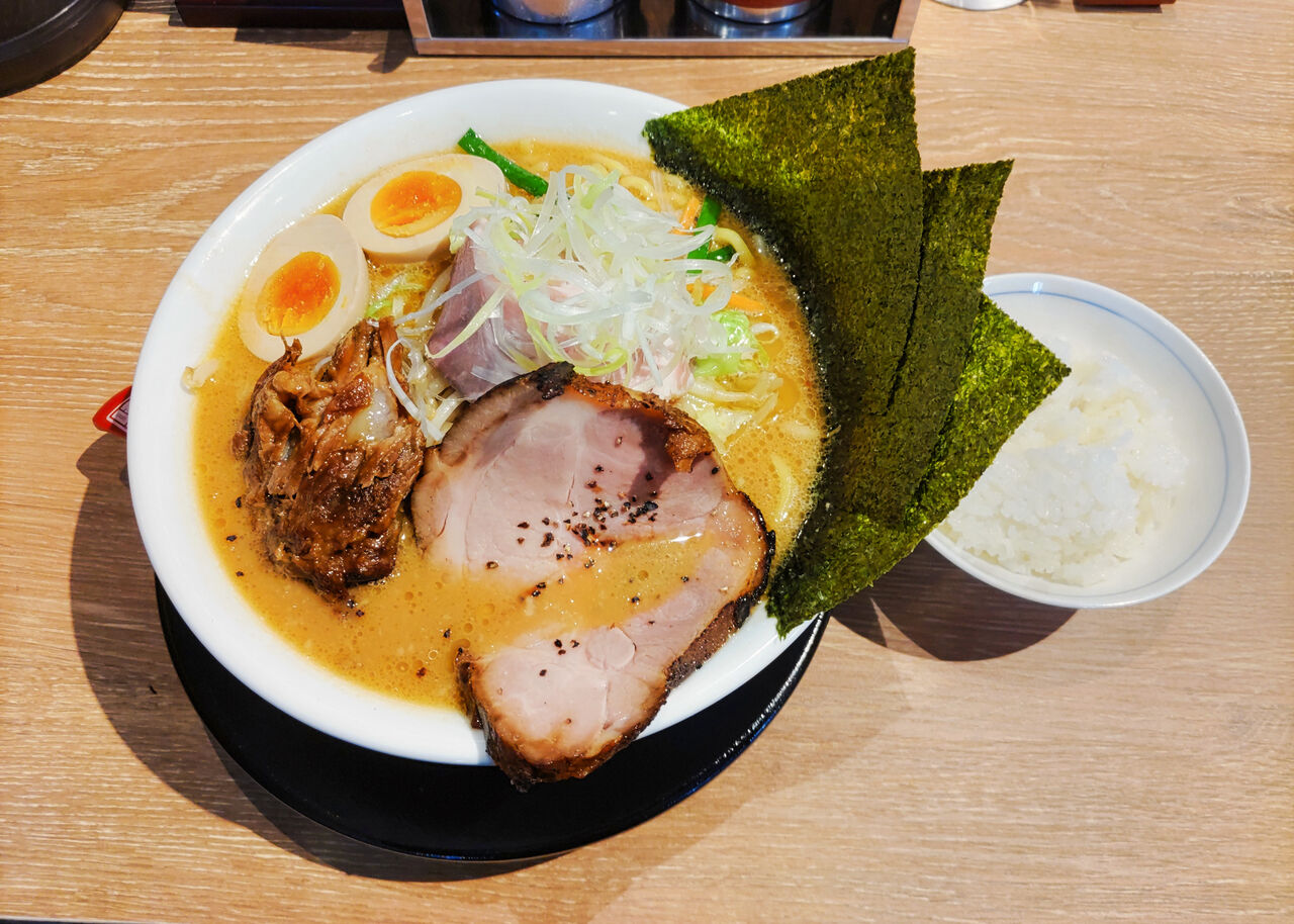 新店】肉塊の競演！こだわりの極上味噌ラーメン！多治見に誕生した味噌