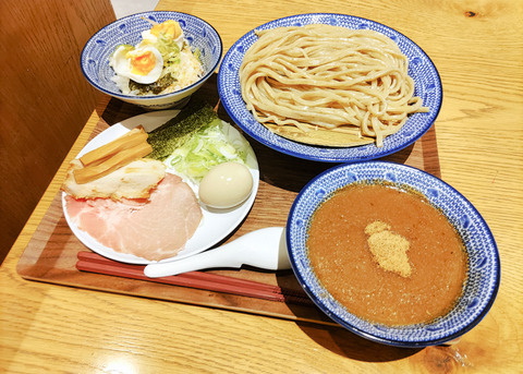 【新店】好きな具をチョイス！セルフスタイルの濃厚つけ麺店がイーアス春日井のフードコートに誕生！/つけ麺 ささ木 イーアス春日井店