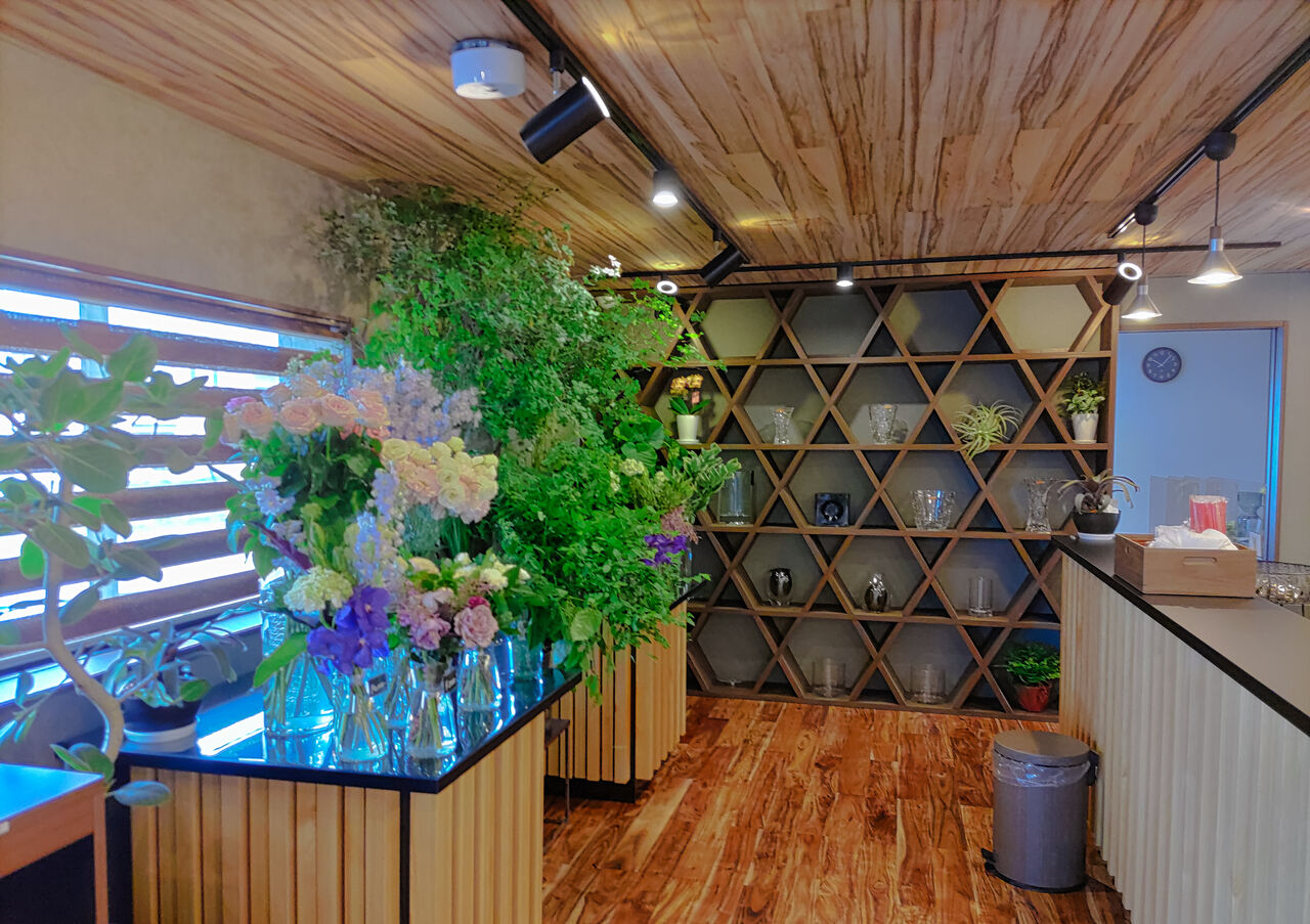 新店 一宮開明にフラワーショップと融合させた新しいスタイルの癒しカフェが誕生 ボタニカルカフェ Minatudo シージャの食べ歩きブログ 東海ツゥレポ