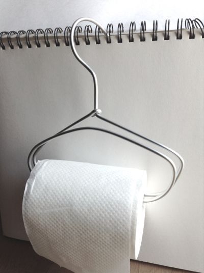 ニトリのアルミハンガーをdiy トイレロールのホルダーに 90歳の自分との対話