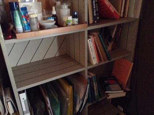 20190813_bookshelf_halfempty
