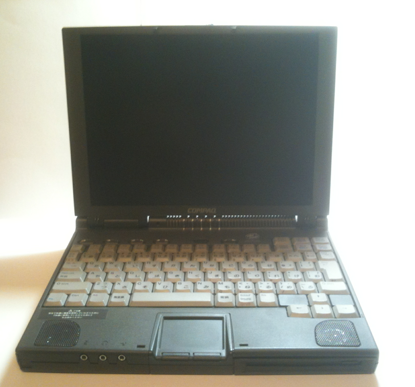 ジャンクノート COMPAQ ARMADA 4131T(1996/12発売）の分解 その1