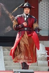 オ・ユン