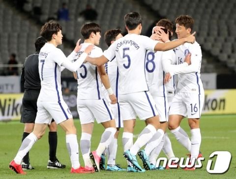 【韓国の反応】韓国、北朝鮮のオウンゴールで1-0「辛勝」【東アジアE-1サッカー選手権】