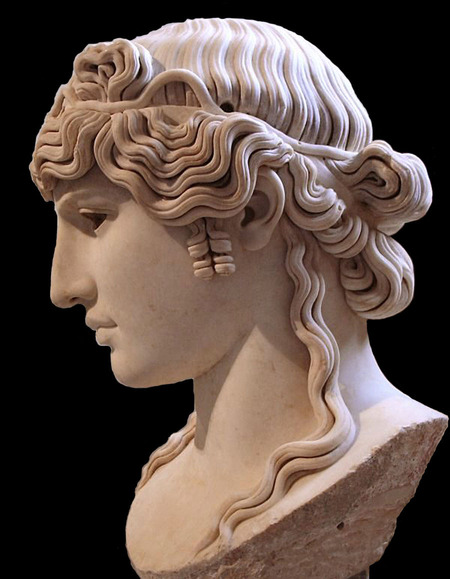 Antinous_Mandragone_profil