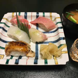末廣鮨でひとり10,000円の昼食♪