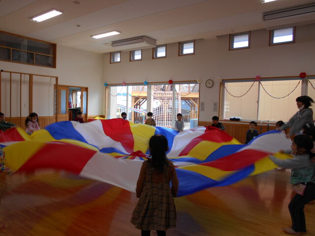 青バッチさんの横割り 八雲マリア幼稚園日記