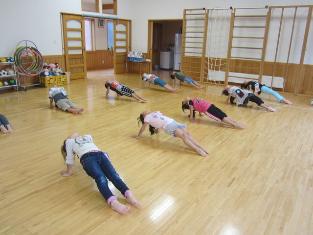 組体操の技をご紹介 青バッチさん 八雲マリア幼稚園日記