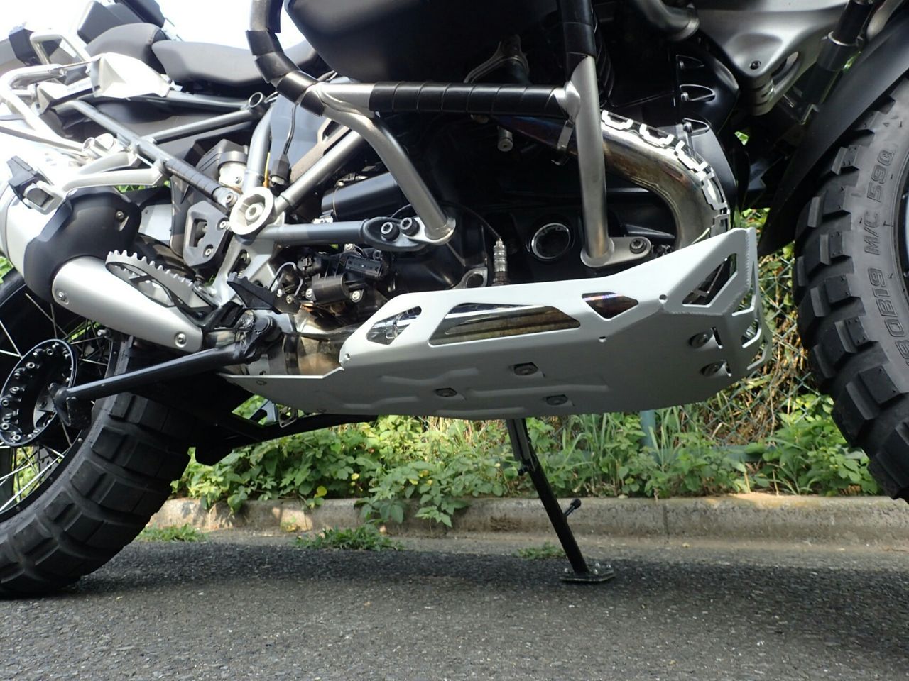 エンジンアンダーガード取り付け ほか : BMW R1200GS ADVを楽しもう