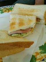 すみれ ハムトースト(450円)