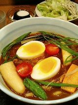 うどん亭 瀬戸香 七彩カレーうどん(1360円)