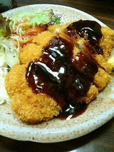 ロースとんかつ定食(750円)