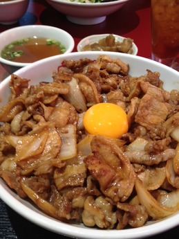 紅宝石のランチ 肉飯